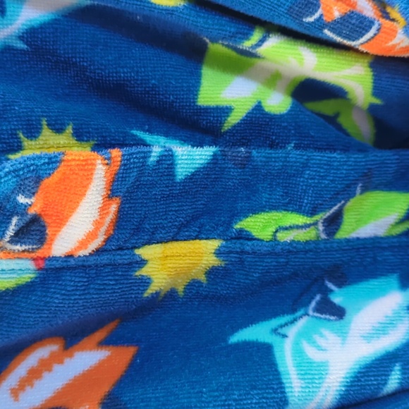 EUC Shark Terry Hooded Robe w Attached Belt - Picture 3 of 9